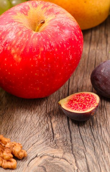 Panettone Figs, apples and walnuts